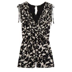 Market & Spruce NWT - black & cream romper
